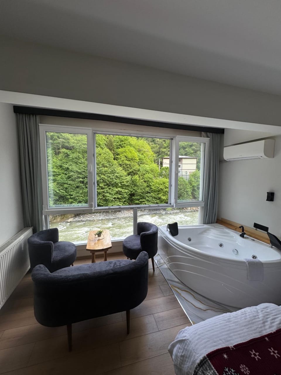 Pine Suit Apartment in Turkey
