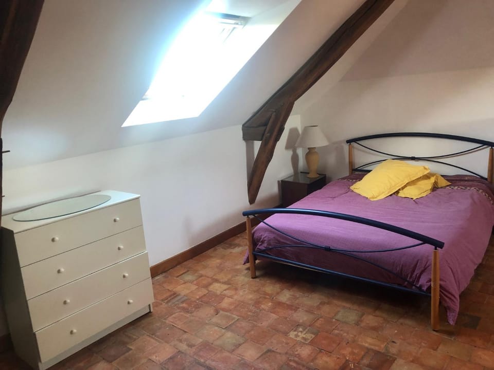 Chambres d'Hôtes - Ancienne Ecole St Joseph Bed and Breakfast in Pays de la Loire