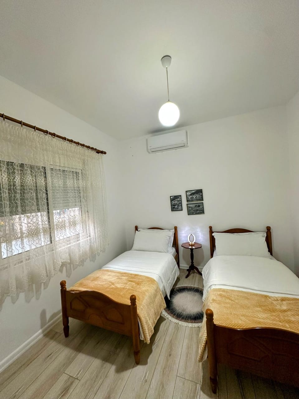 Bed, Bedroom, air conditioner
