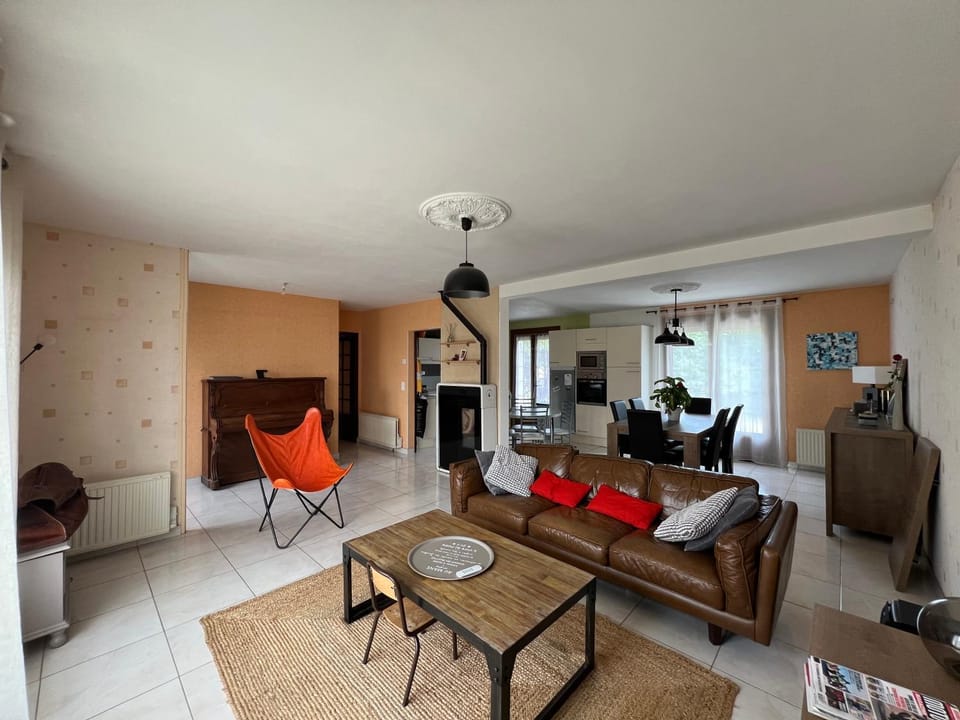 Villa - 14 beds - Snooker - Jacuzzi - loft cinema - 800m Bugatti - 24h du Mans Villa in Le Mans