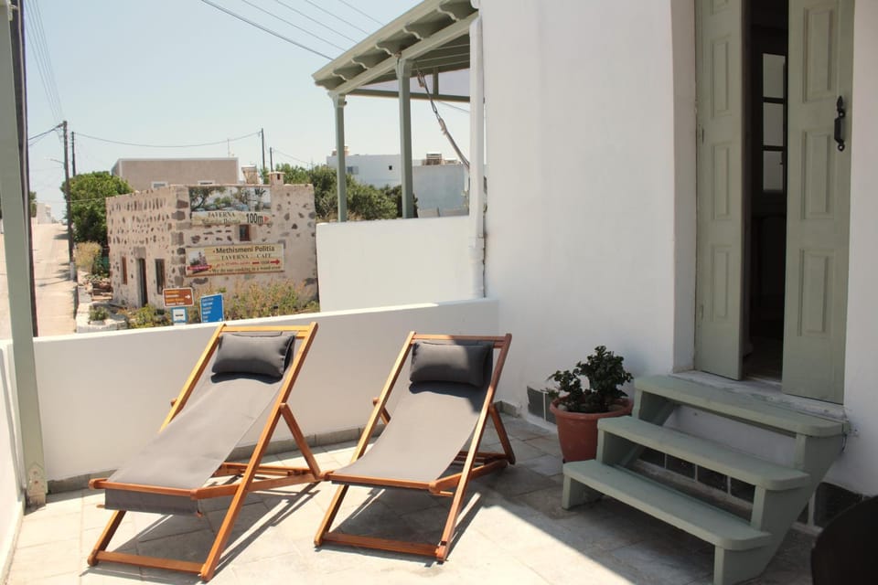 Oikos Lethe Milos Apartment in Milos