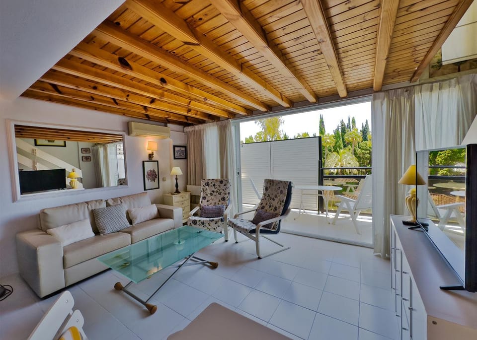 TV and multimedia, Balcony/Terrace, Living room