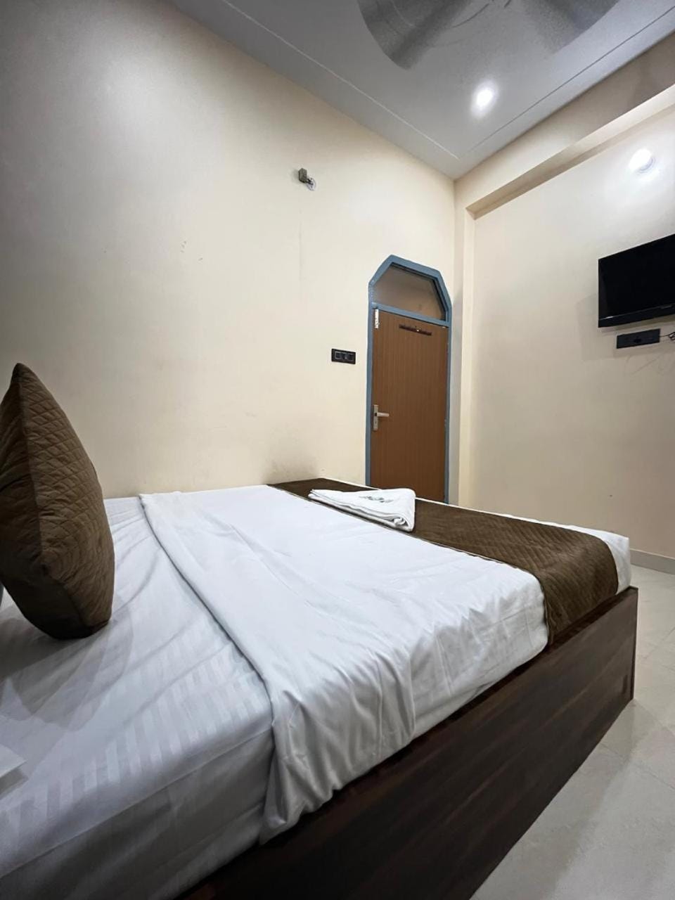 Communal lounge/ TV room, Bed, TV and multimedia, Photo of the whole room, Evening entertainment, Bedroom