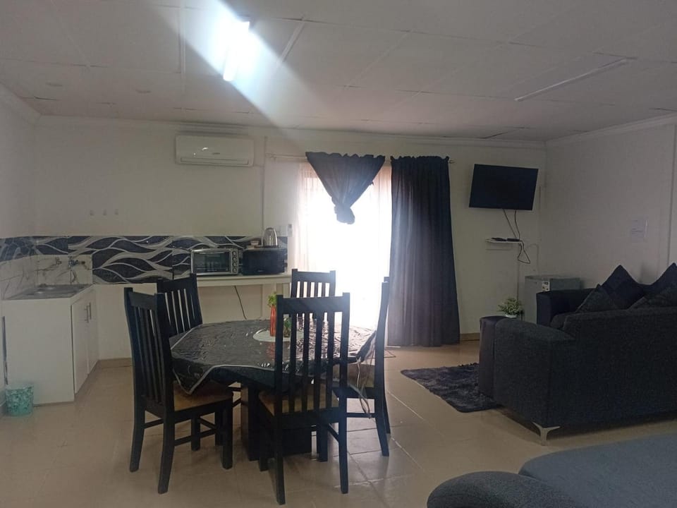 Platinum Guesthouse Bed and Breakfast in North West, South Africa