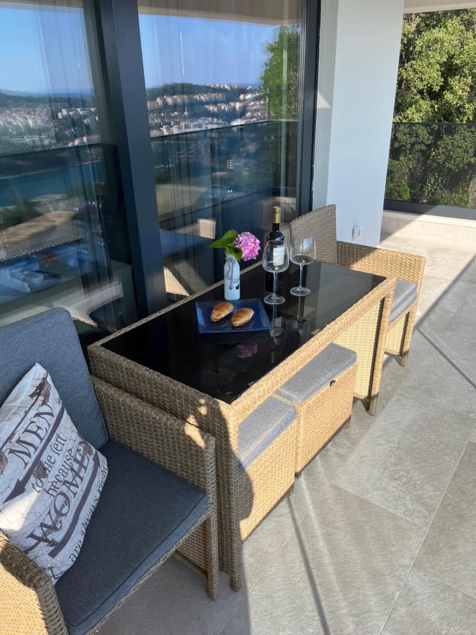View (from property/room), Balcony/Terrace, Seating area
