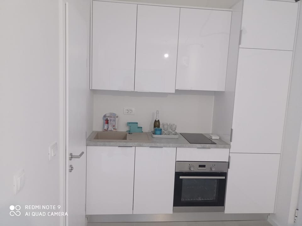 Kitchen or kitchenette, pet friendly, stove