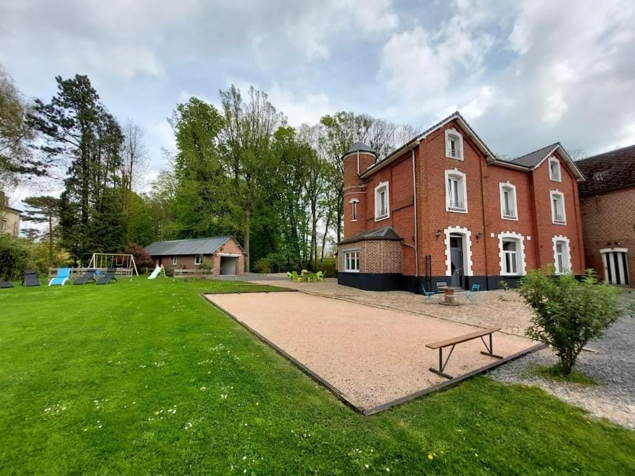 Property building, Natural landscape, Garden, Garden view