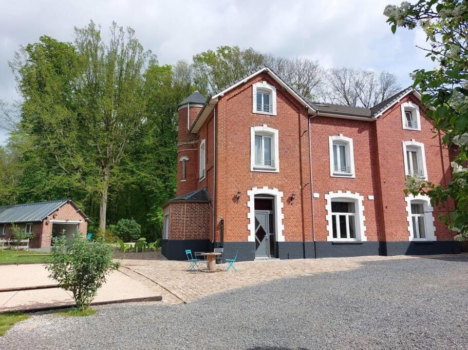 Property building, Garden