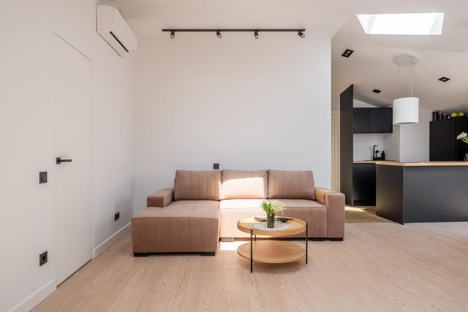 Living room, Seating area, Dining area, air conditioner