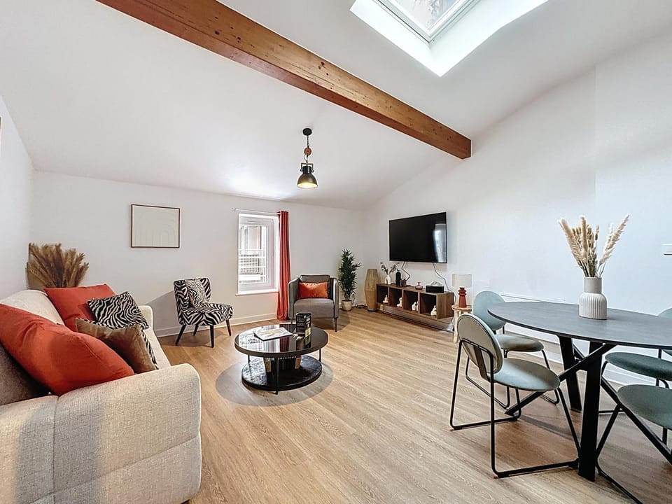 Tour d'Auvergne - Appartements en plein centre ville, proche de la cathédrale et de la place de Jaude Apartment in Clermont-Ferrand