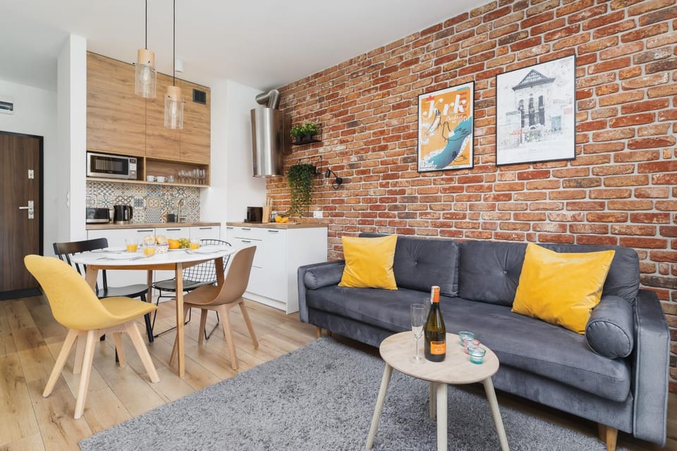 Kitchen or kitchenette, Seating area