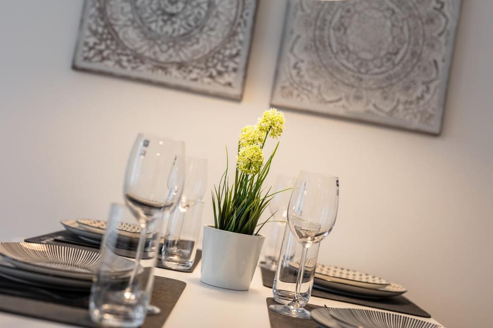 Dining area, Food