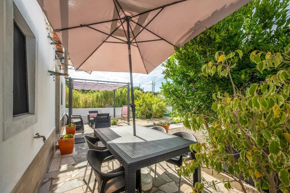 GuestReady - Quaint house with Patio Bed and Breakfast in Sintra