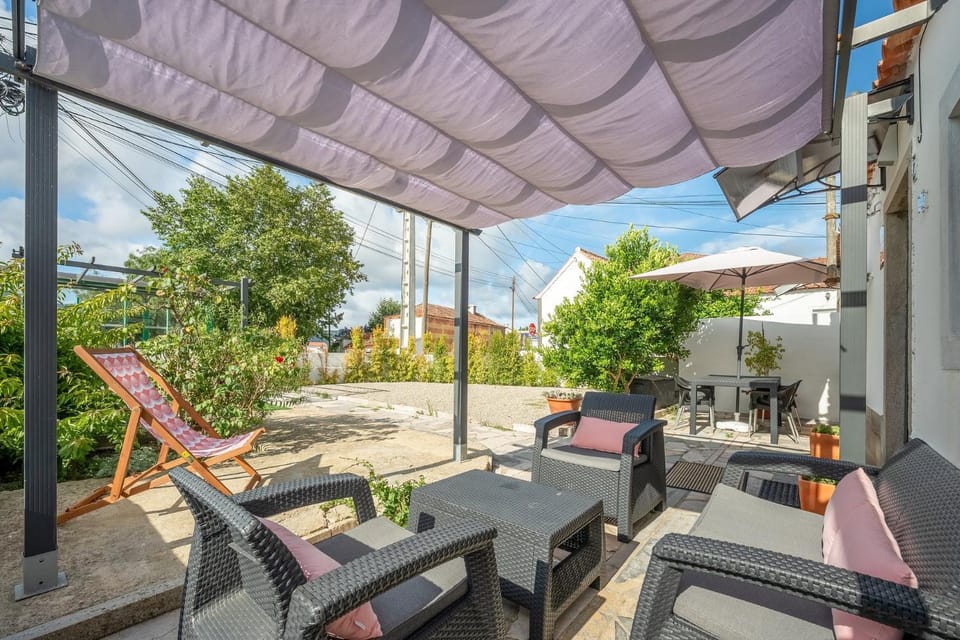 GuestReady - Quaint house with Patio Bed and Breakfast in Sintra