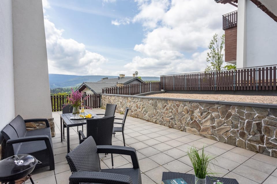Balcony/Terrace, Balcony/Terrace, Mountain view