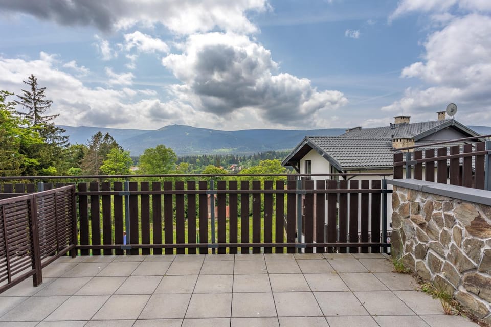 Balcony/Terrace, Balcony/Terrace, Mountain view