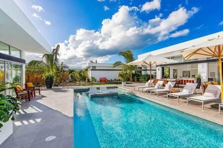 TOP Recommended Private Vacation Villa with Pool, Beach Access, Resort Amenities - White Villas v9 Villa in Long Bay Hills