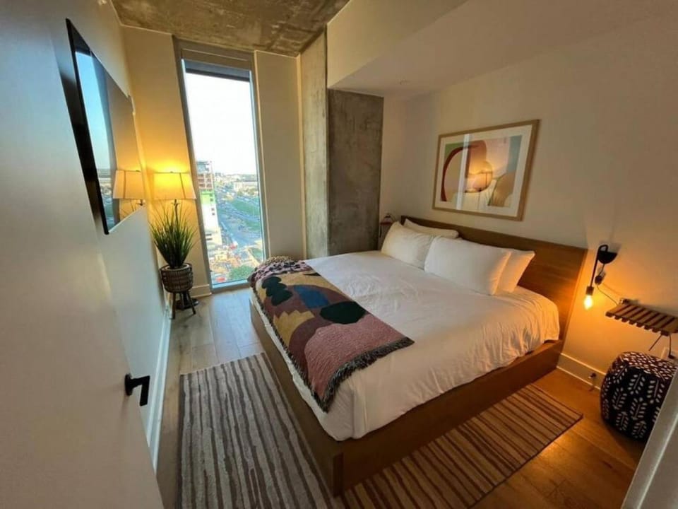 TV and multimedia, Photo of the whole room, Bedroom