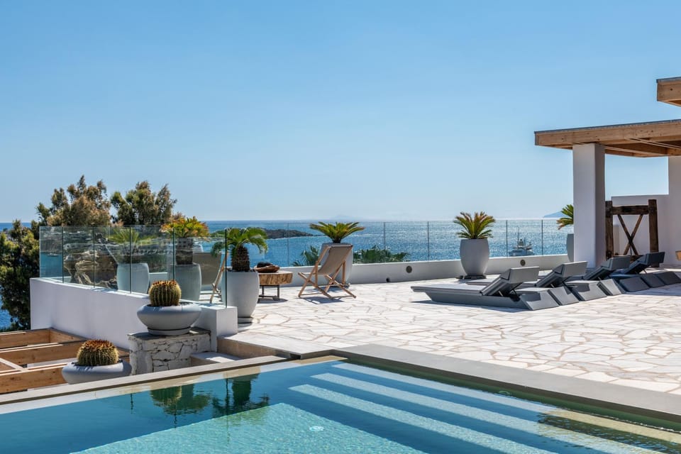 Day, Natural landscape, View (from property/room), Balcony/Terrace, Pool view, Sea view, Swimming pool, sunbed