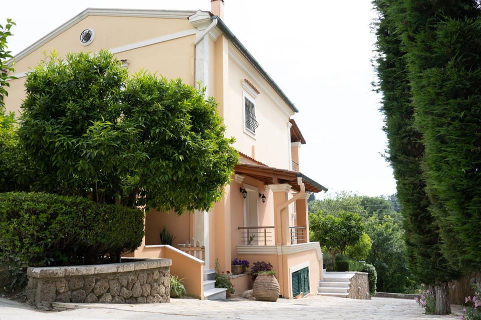 Property building, Spring, Day, Garden, Garden view