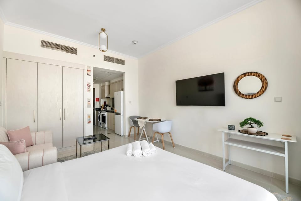 Modern Studio in Damac Hills with Pool and Gym Apartment in Dubai
