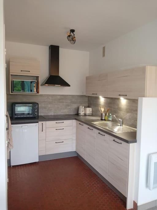 dishwasher, minibar, pet friendly, stove