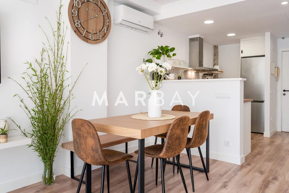 Living room, Dining area, air conditioner