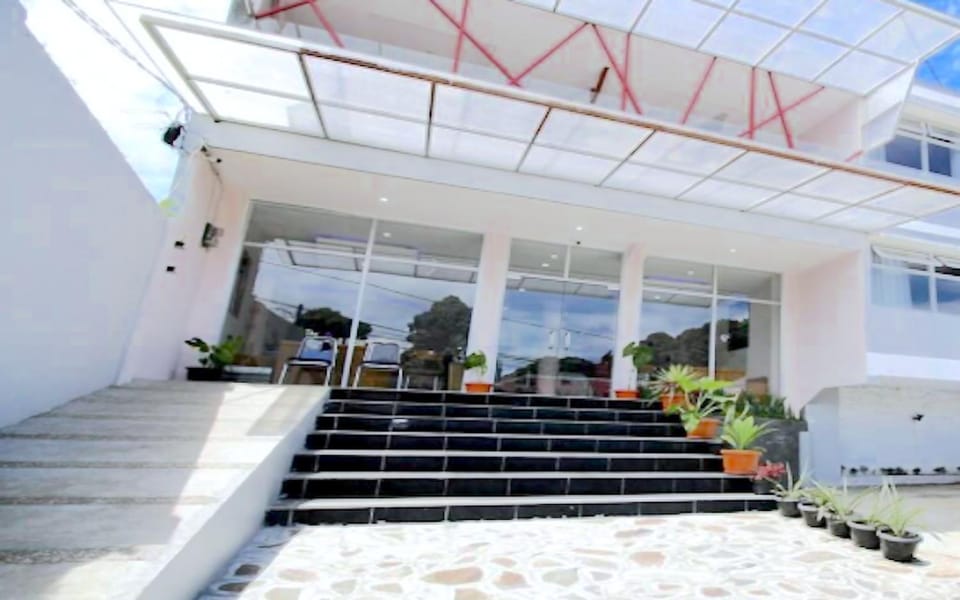 Property building, Day, Garden, Garden view, Area and facilities, Area and facilities, Time of day