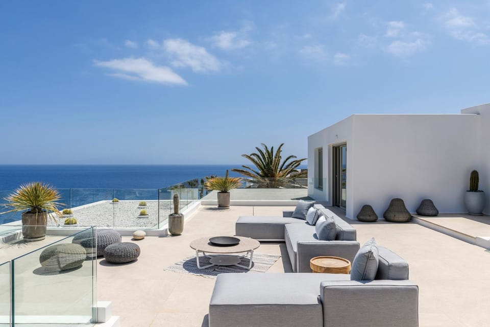 View (from property/room), Sea view, sunbed