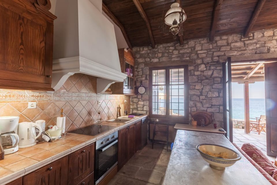 Coffee/tea facilities, dishwasher, pet friendly, stove, kitchen