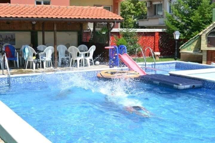 Day, Pool view, Swimming pool, Swimming pool, sunbed