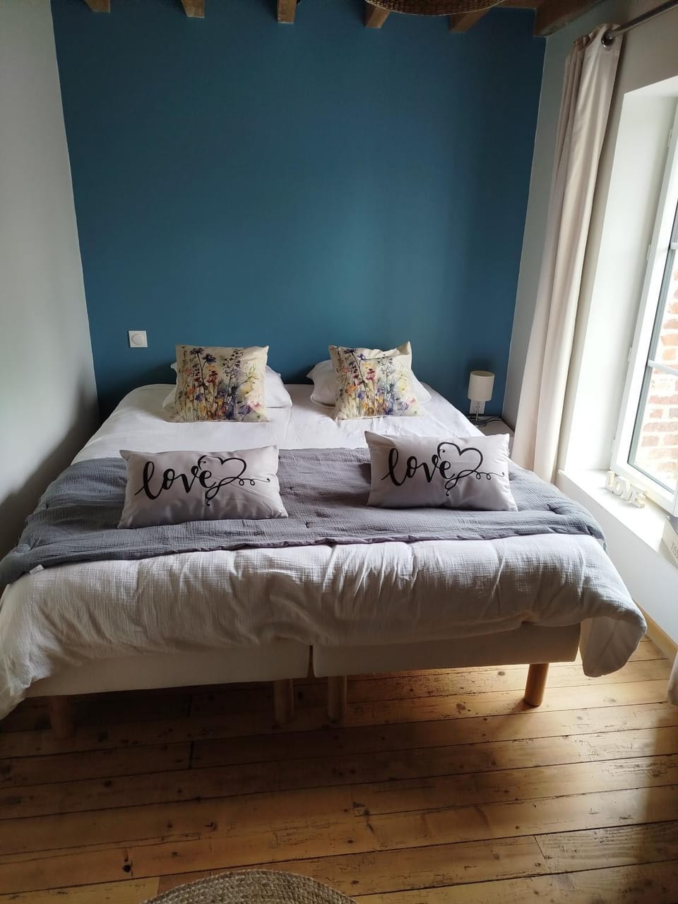 Bedroom, River view, cot