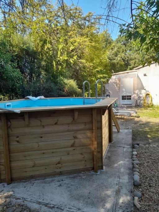 Maison à ROBION House in Provence-Alpes-Côte d'Azur