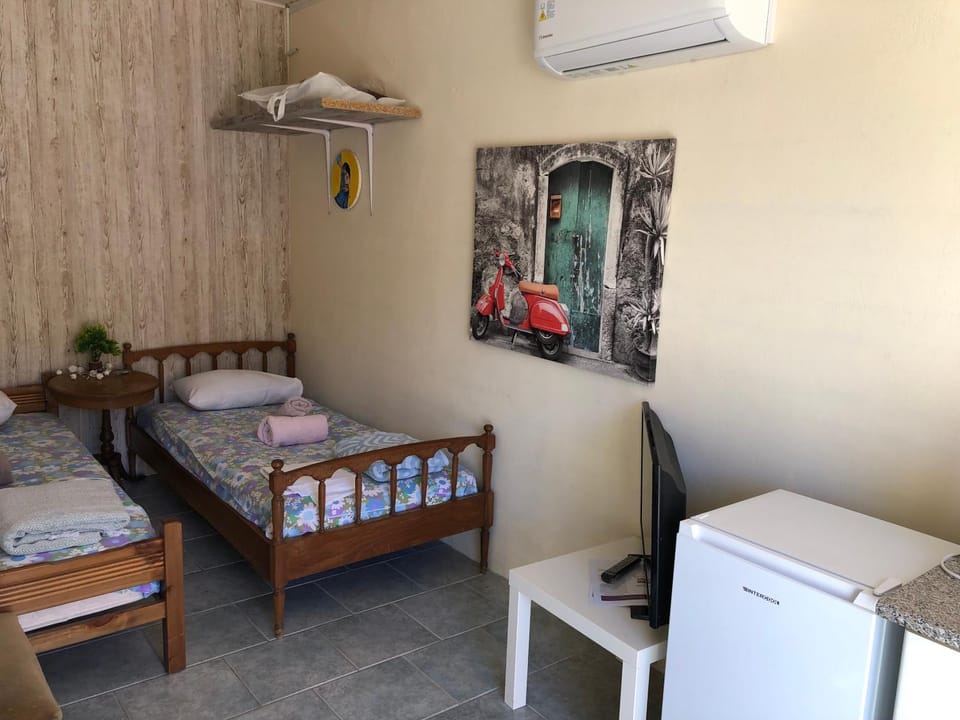 Bed, Photo of the whole room, air conditioner