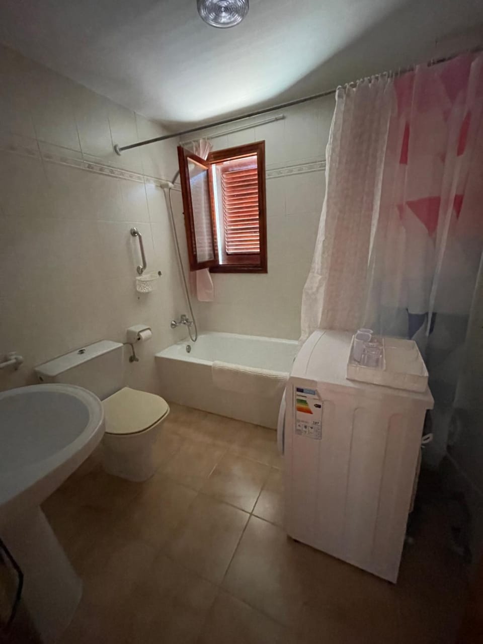 Bathroom, Bath, washing machine
