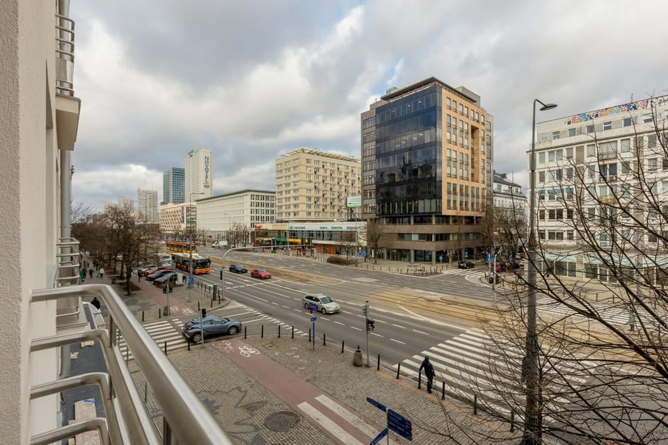 Balcony/Terrace, City view, Street view