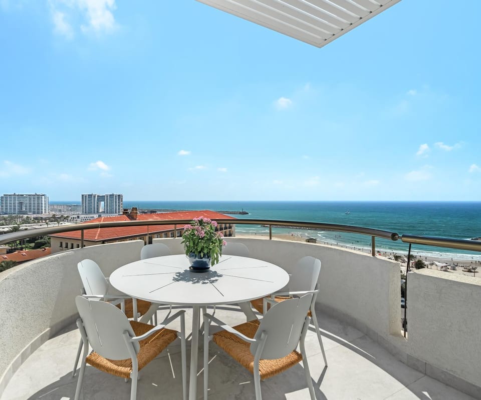 Luxury Sea-View Penthouse Herzliya Pituach Executive Stay Apartment hotel in Herzliya
