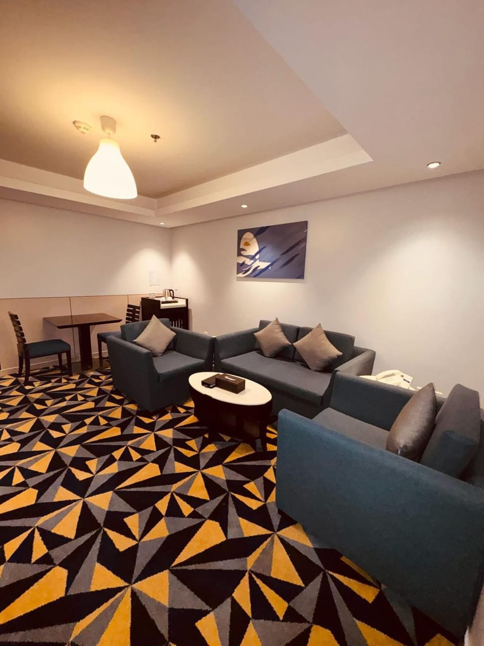 TV and multimedia, Seating area, Dining area