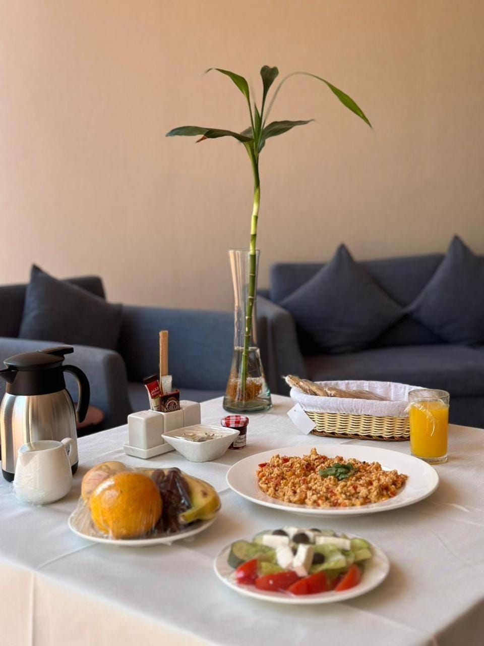 Restaurant/places to eat, Breakfast, Continental breakfast