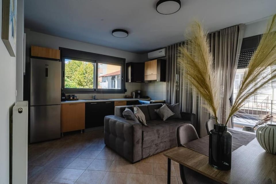 Kitchen or kitchenette, Seating area