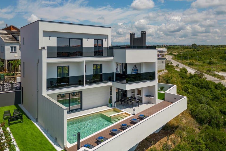 Balcony/Terrace, Swimming pool
