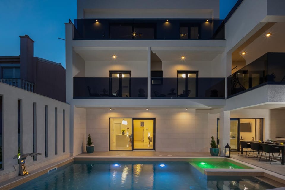 Balcony/Terrace, Swimming pool