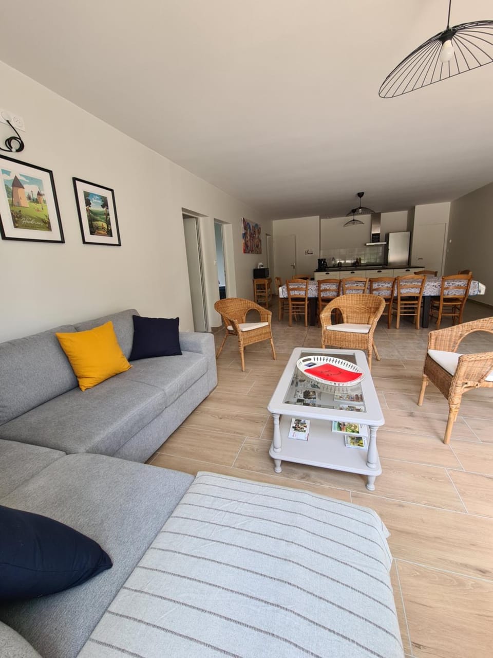 Living room, Dining area