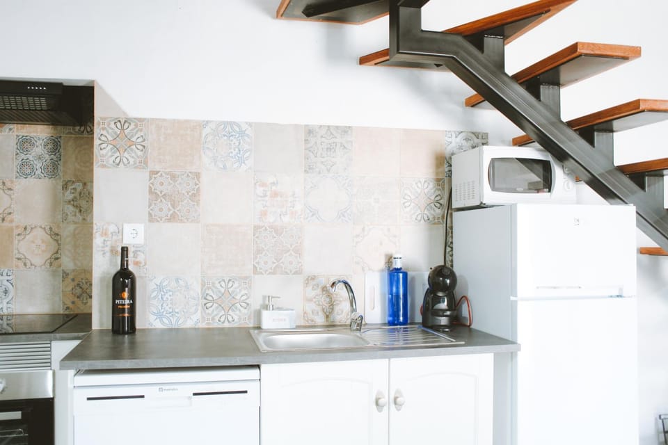 Coffee/tea facilities, Kitchen or kitchenette, dishwasher, minibar, pet friendly, stove