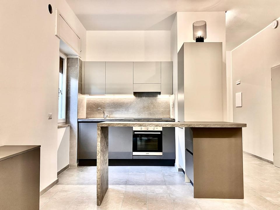 Kitchen or kitchenette, oven, stove