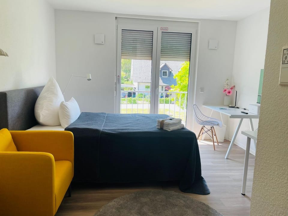 Bed, Living room, Photo of the whole room