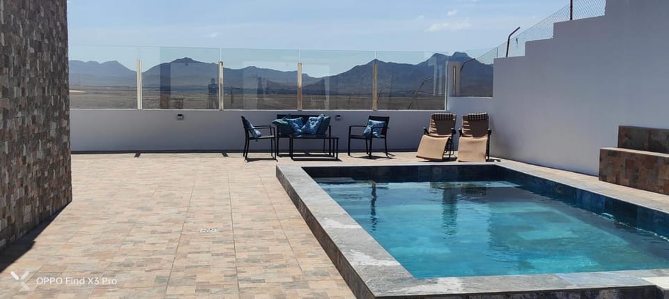 4 FAMILY HOME WITH POOL, Fuerteventura-Gran Tarajal Villa in Maxorata
