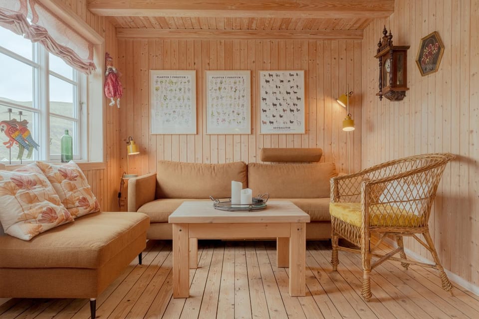 Living room, Seating area