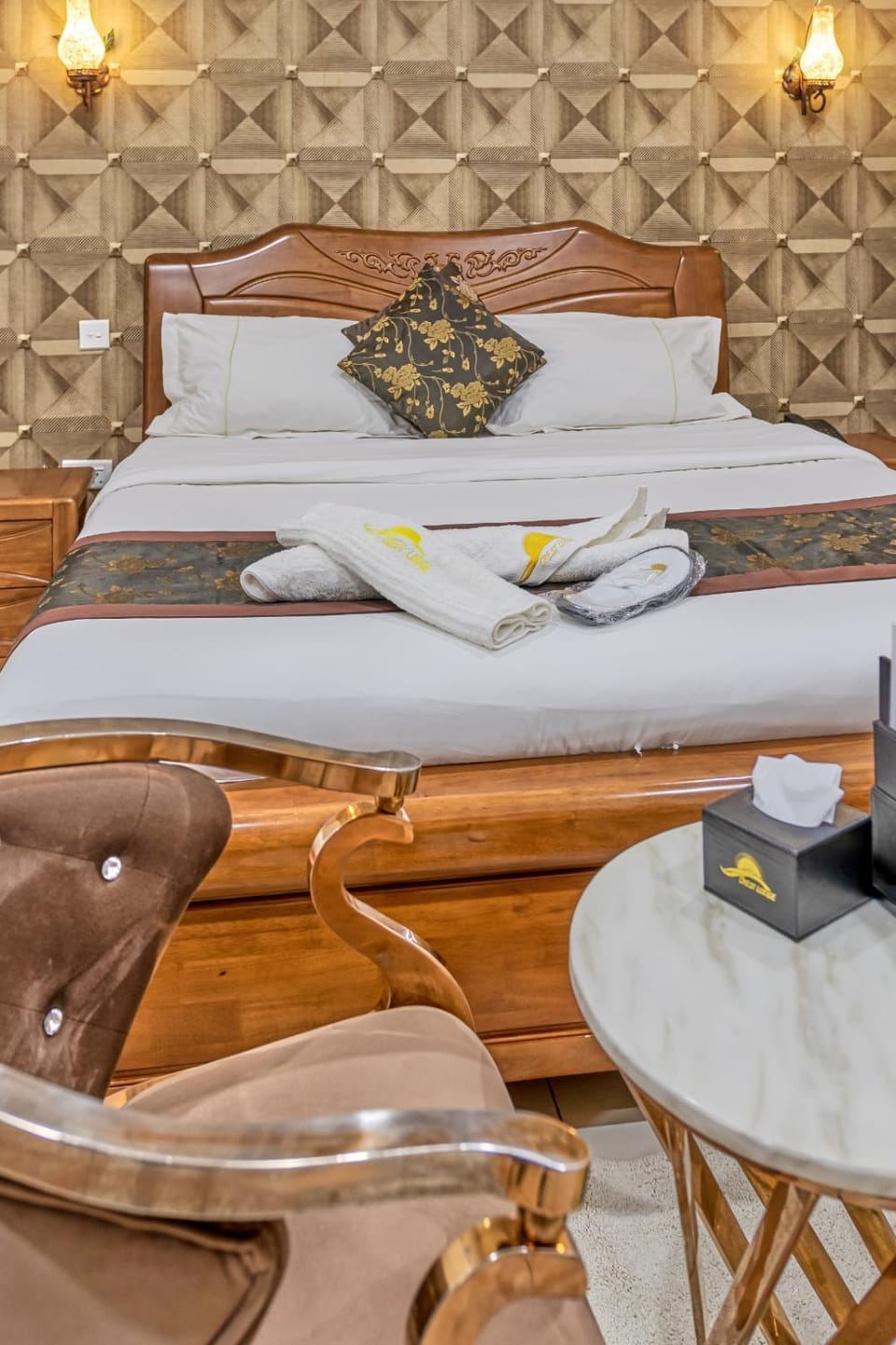 Bed, Seating area, Bedroom
