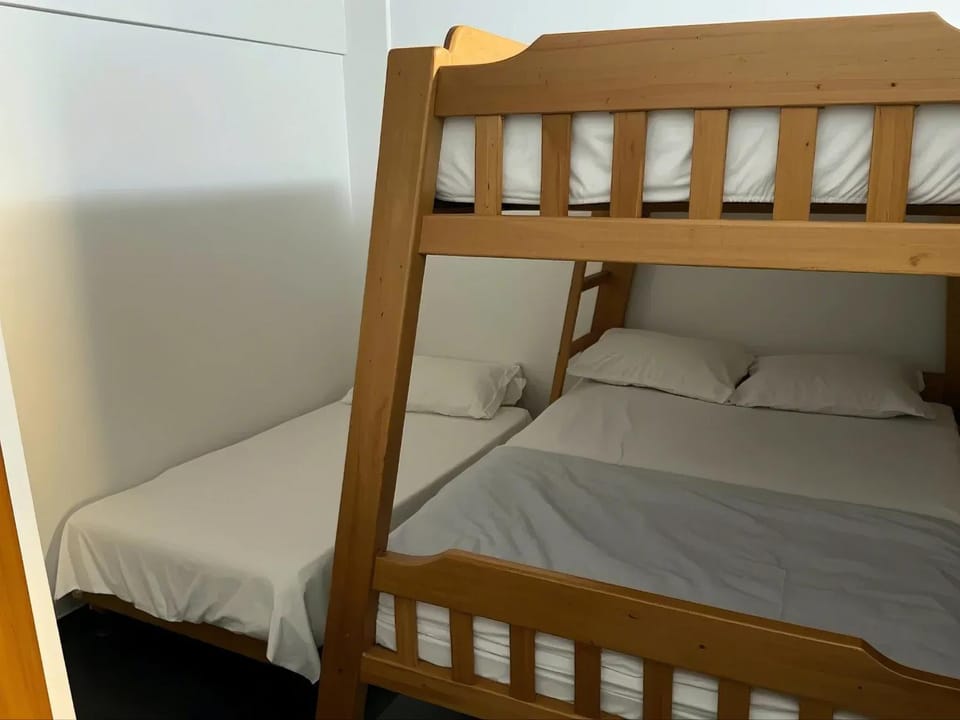Aparta Suites Torre de Prado 501 Apartamento para 7 Personas Apartment in Medellin
